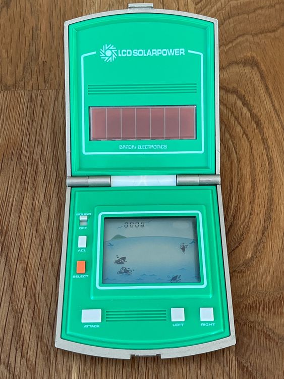 Bandai Electronics LCD Solarpower SOS Shark Island 1982 Game 5