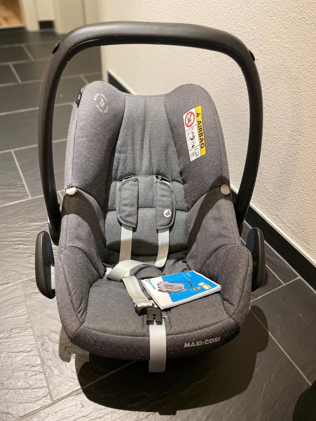 Maxi-Cosi Seggiolini per auto: Babyschale MAXI-COSI "Rock" – Usato da Hombrechtikon venduto da Sturz 2