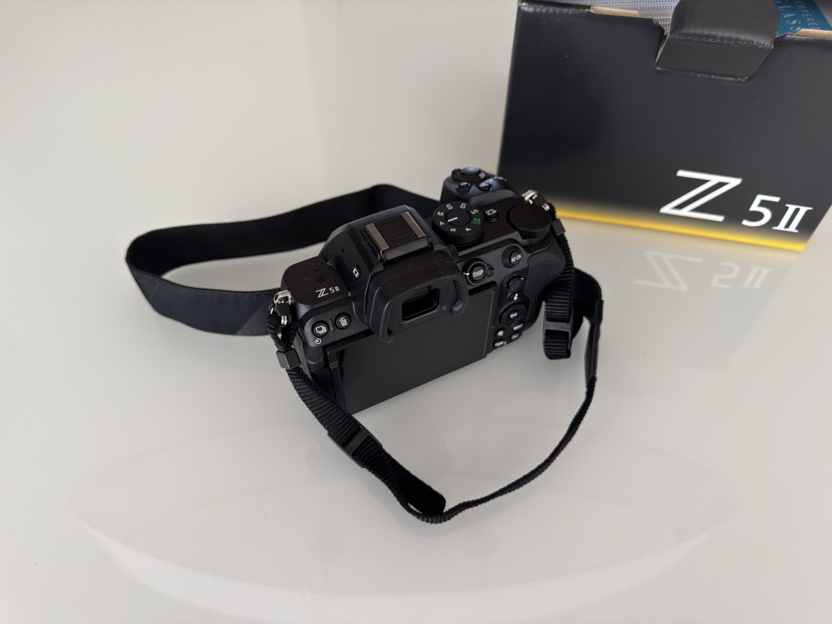 Nikon Fotocamera: Nikon z5ii wie Neu – Nuovo (secondo la descrizione) da Neuenkirch venduto da Ti.R 1