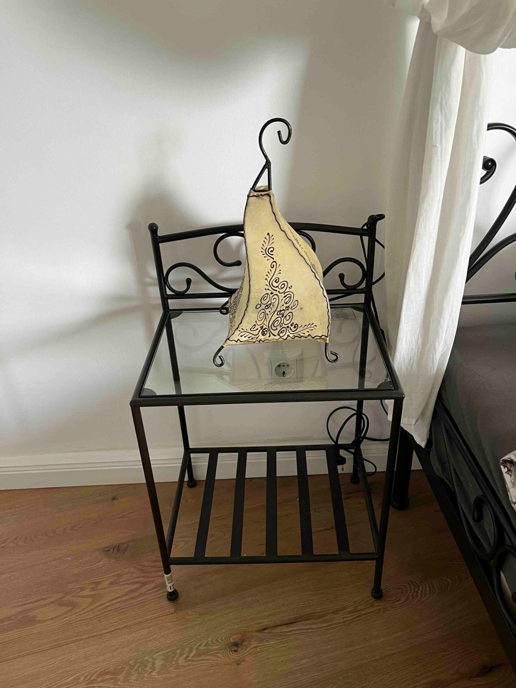 Comodini: Table de chevet orientale - vintage / déco chambre – Usato da Nyon venduto da sam_vt7r