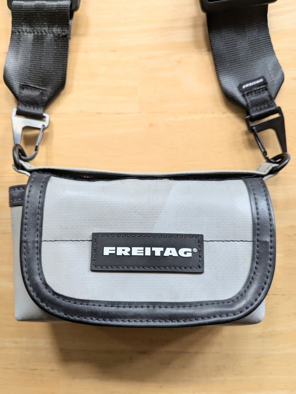Freitag Borse: FREITAG Tasche Heinz, hellgrau, neu – Usato da Bertschikon Gossau venduto da Tokibunny 2