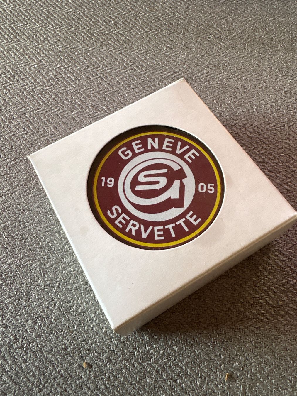 Bälle: Genève Servette Burger King puck – Neu und originalverpackt aus Haute-Nendaz von PINKBERRY 2