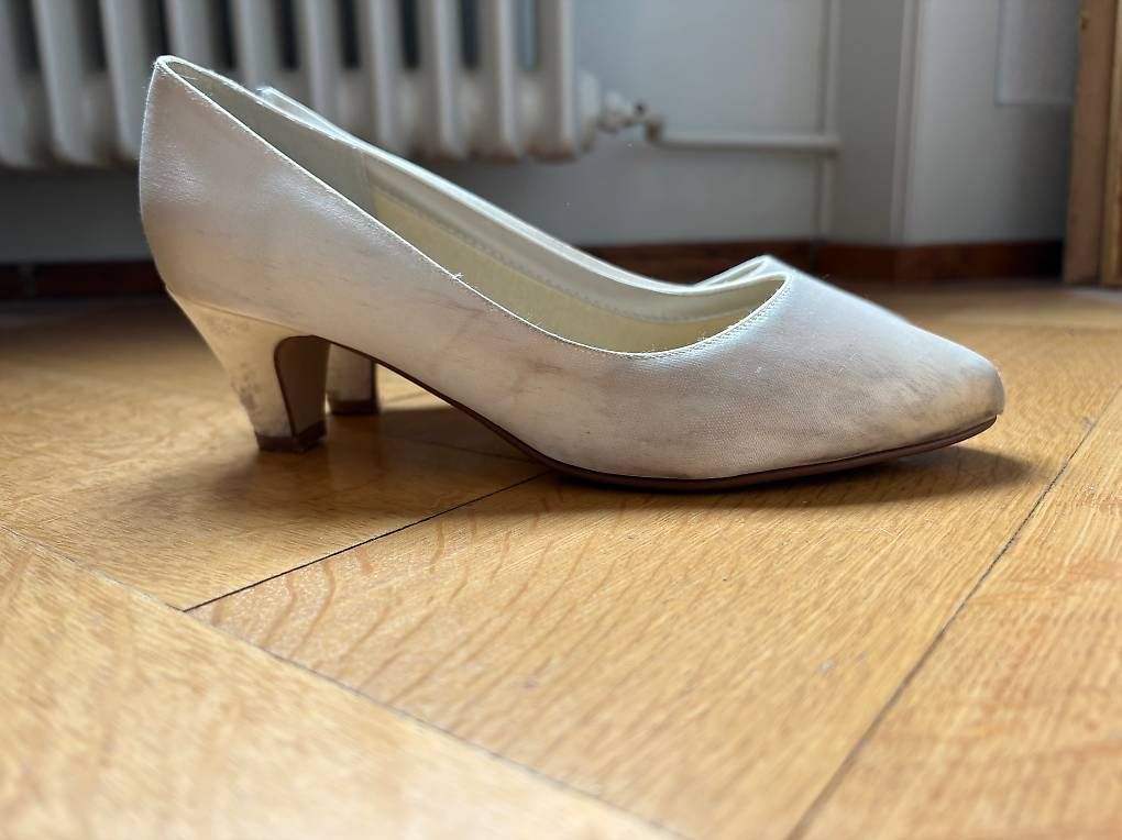 Scarpe da donna: Bequeme High-heels weiss seidig-glänzend – Usato da Bern venduto da fre_8t2x 1