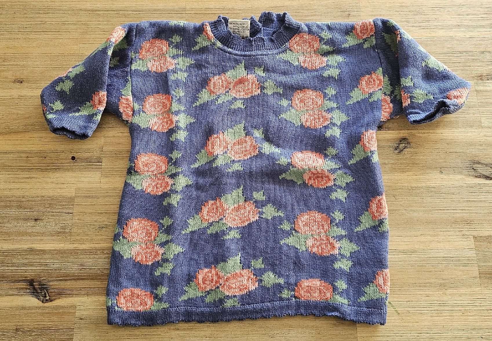 H&M Pullover & Sweatshirts: Strickpullover mit Rosenmuster Grösse 80 H&M – Gebraucht aus Basel von Sinibini86