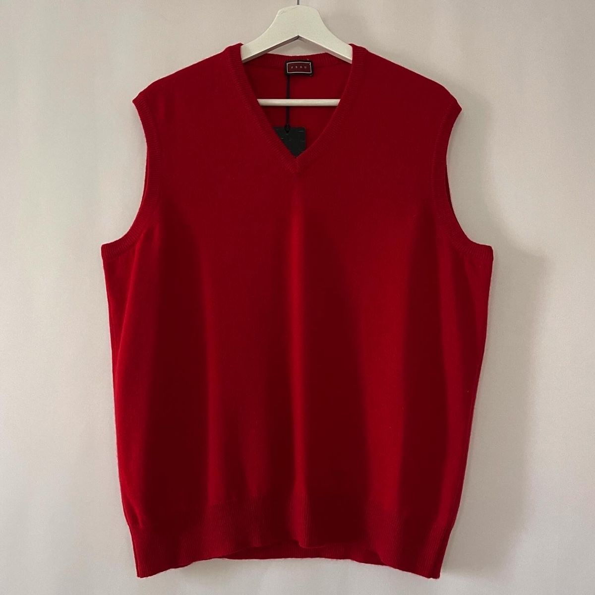 Gilets & Westen: FERU Cashmere Vest  new – Neu und originalverpackt aus Freienbach von Avviivva_Shop