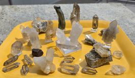 Binntal und seine Mineralien 26 Kristalle Quarz- Adular 