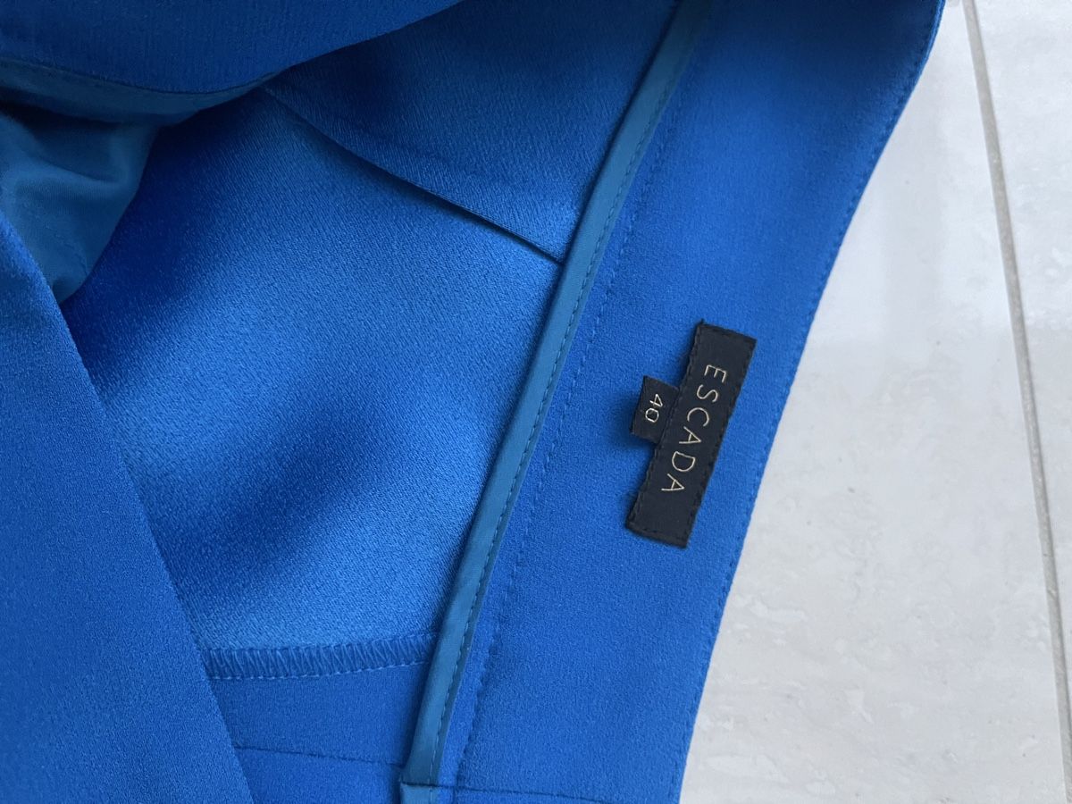 Escada Pantaloni: ESCADA Hose blau Grösse 40 Top Zustand – Nuovo (secondo la descrizione) da Weisslingen venduto da Spiegelbild0 2