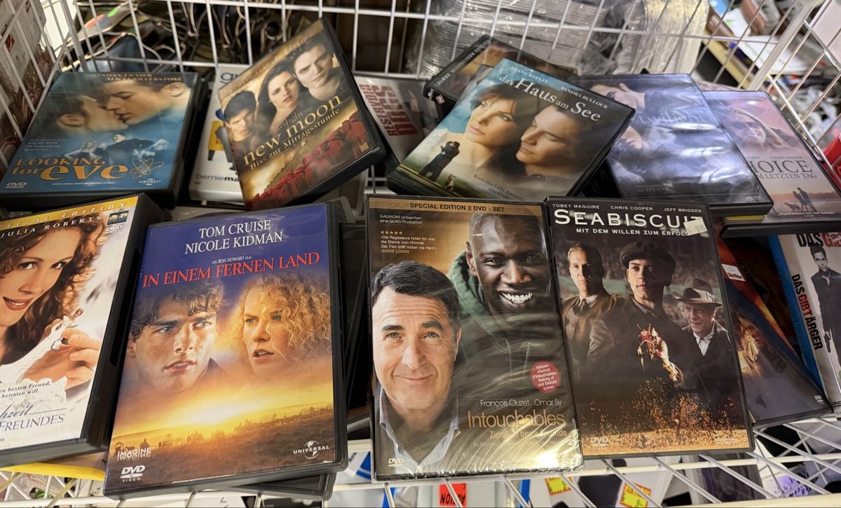 Tutti i DVDs: DVD-Sammlung: 100 Stk. – Usato da Interlaken venduto da Skandalpreis