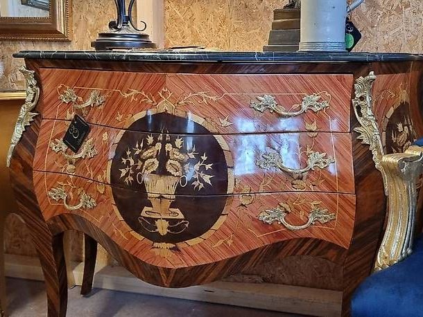 Cassettiere: Französische Kommode Louis XV, geschweift – Usato da Kaufdorf venduto da Nati-Nati