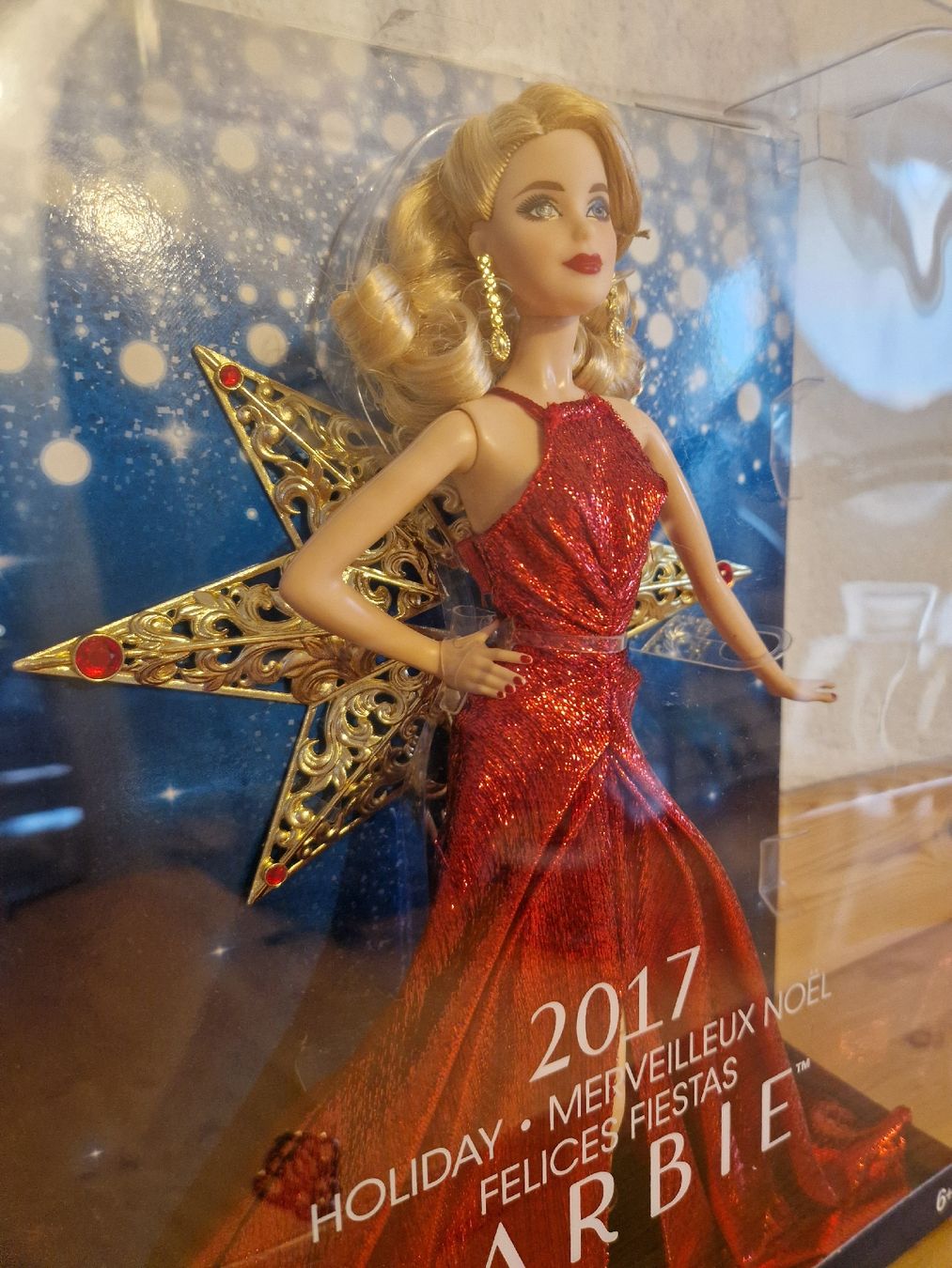 Bambole: Barbie Holiday 2017 – Nuovo e nell'imballaggio originale da Bern venduto da rob_rfw6