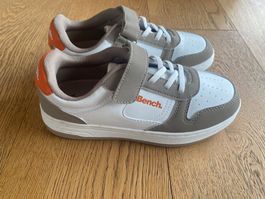 Neue Kinderschuhe von Bench, Gr. 38