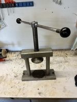 KLEINE STANDPRESSE PRESSE