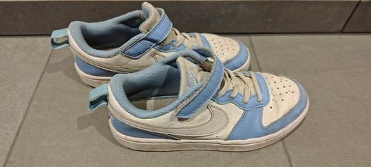 Nike Scarpe per ragazzi: Nike Turnschuhe/Sneaker Gr. 33 – Usato da Oberhofen AG venduto da iitf2020 1