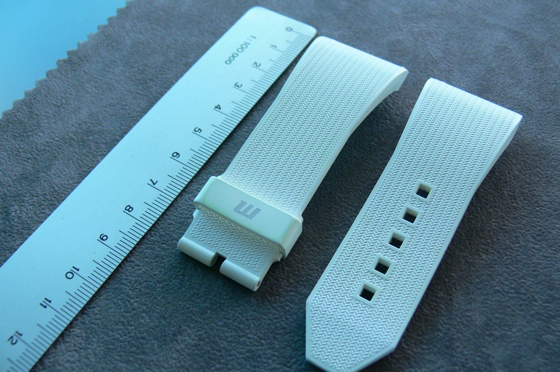 Wyler Montres: Wyler Code R Band strap braclet weiss – D'occasion à Remigen par Kelias 7