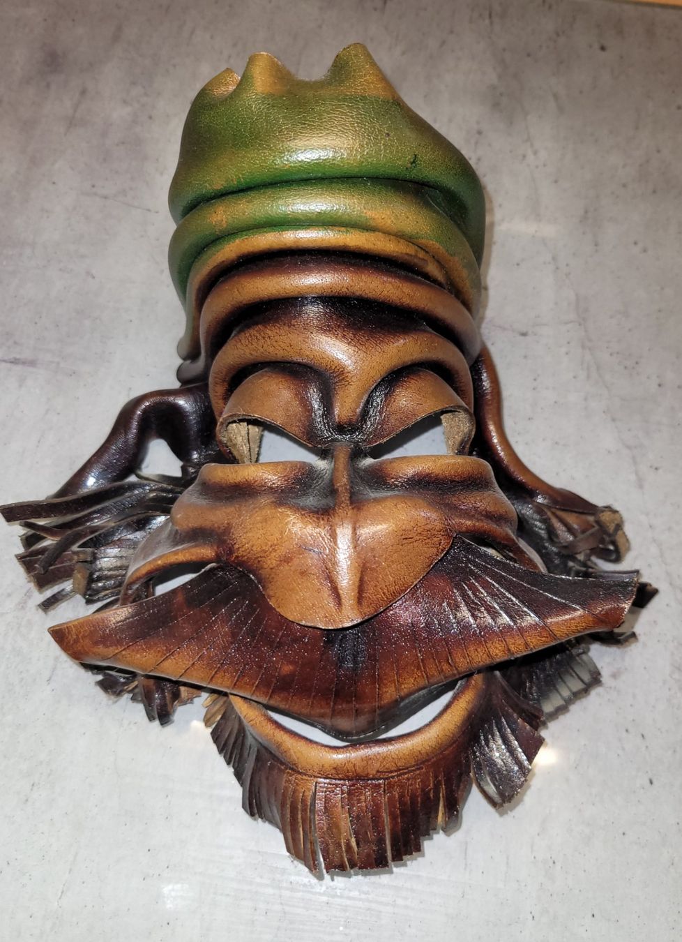 Maschere: Masque en cuir de décoration – Usato da Bevaix venduto da pac_7gyt