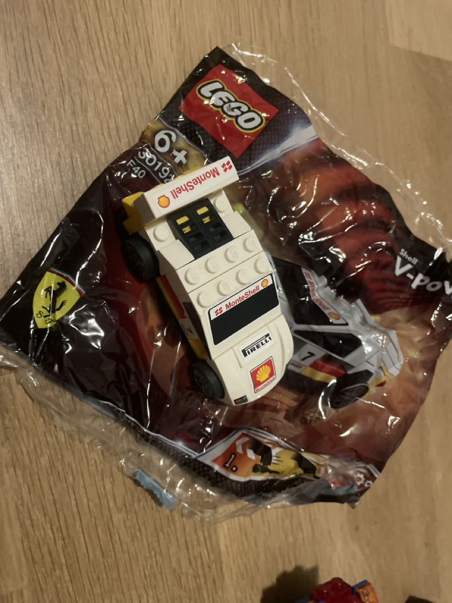 Lego Giocattoli: LEGO Sammlung, Shell Ferrari, Polizei, Helikopter, Auto – Usato da Dällikon venduto da Marcofloro 3
