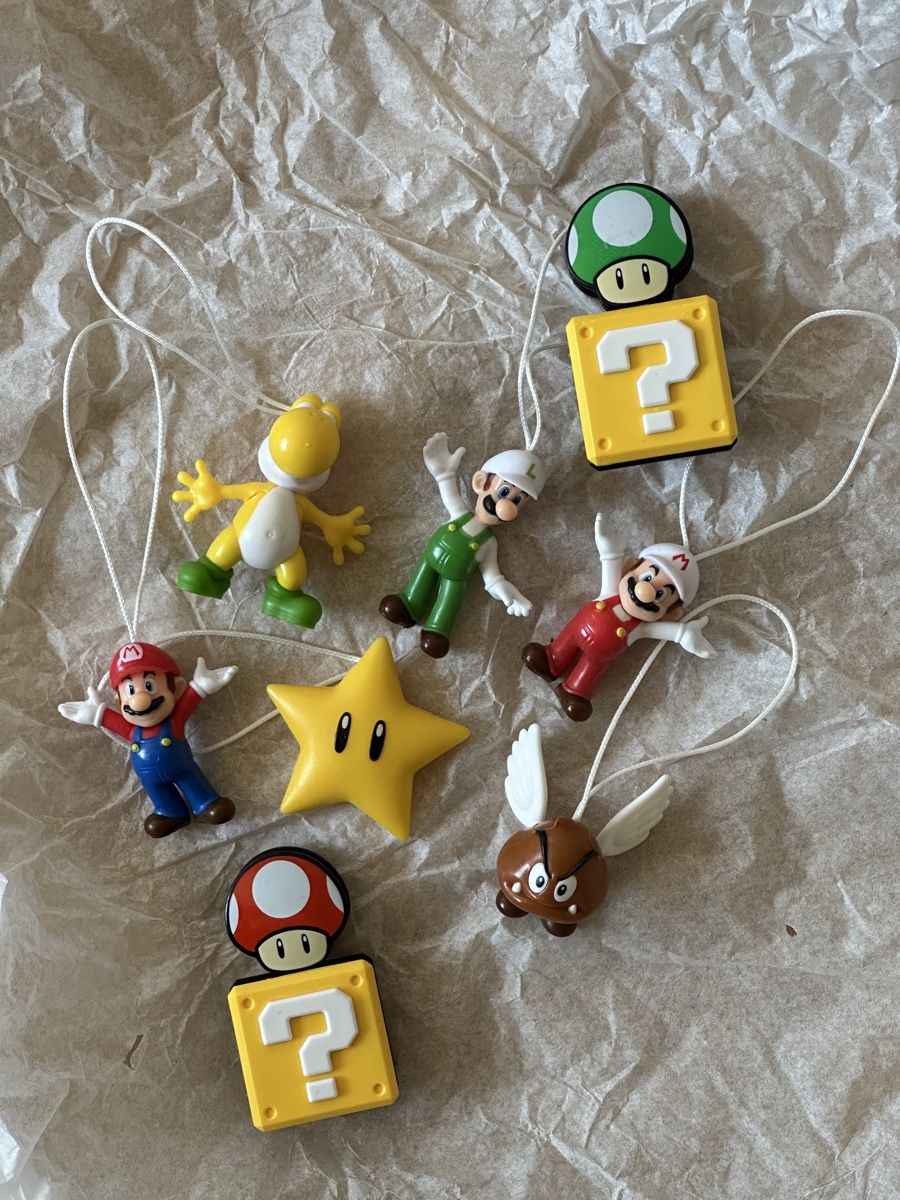 Nintendo Giocattoli: Diverse Super Mario Figuren – Usato da Urdorf venduto da teeeea
