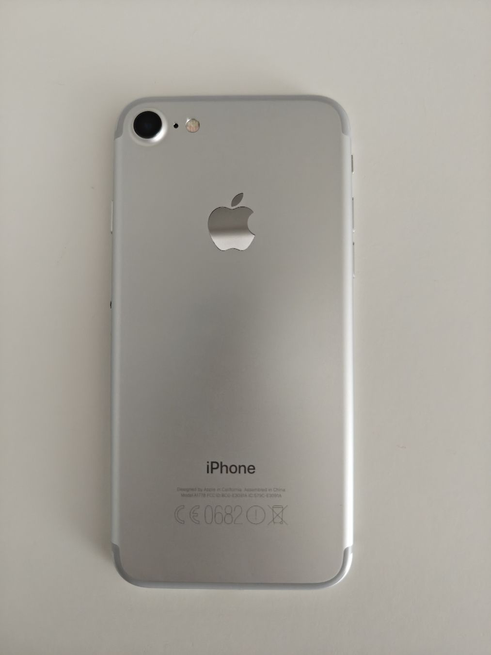 Apple Telefoni cellulari / Smartphones: Iphone 7 / 128GB / Weiss  – Usato da Oetwil am See venduto da Dani_Yele 4