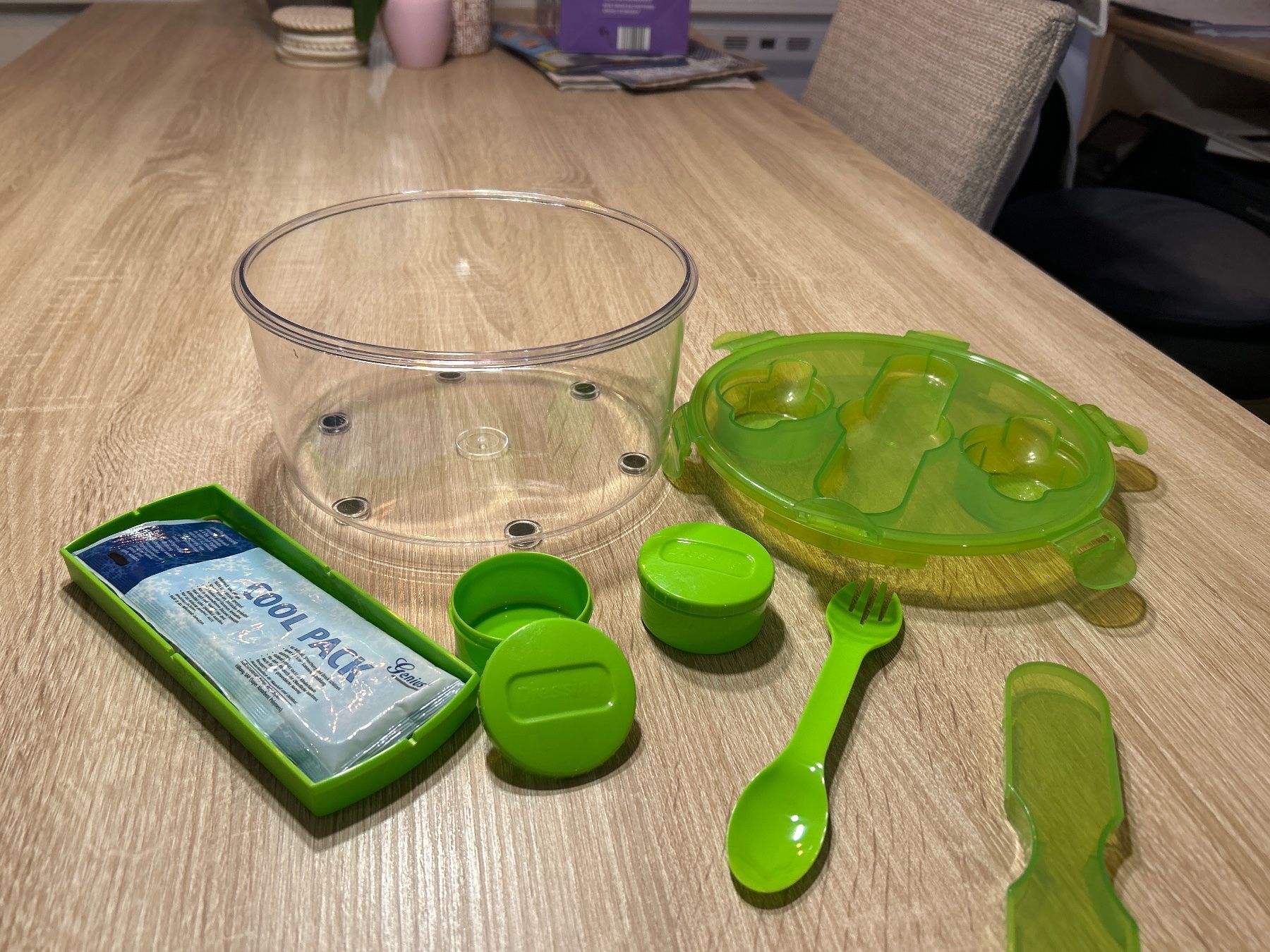 Ciotole: Salat-Schüssel / Picknick-Dose mit Besteck + 2 Döschen – Nuovo (secondo la descrizione) da Brunnen venduto da Nala2929 1
