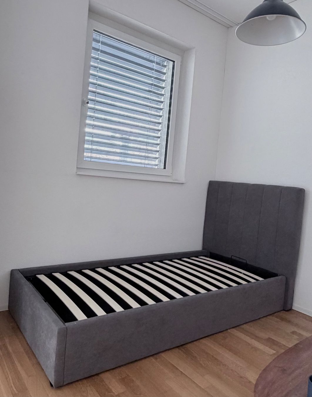 Betten: Einzelbett – Neu (gemäss Beschreibung) aus Zürich von realal 2