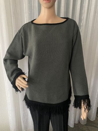 Perfekter Auftritt - einzigartiger Pullover mit Fransen, L