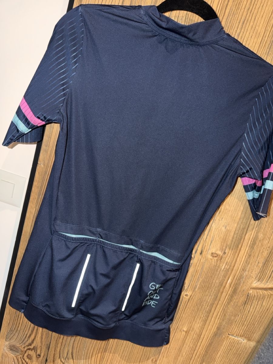 Canottiere & Pantaloni: Maillot de cyclisme taille M  – Nuovo (secondo la descrizione) da Crans-Montana venduto da cut_b2qt 1