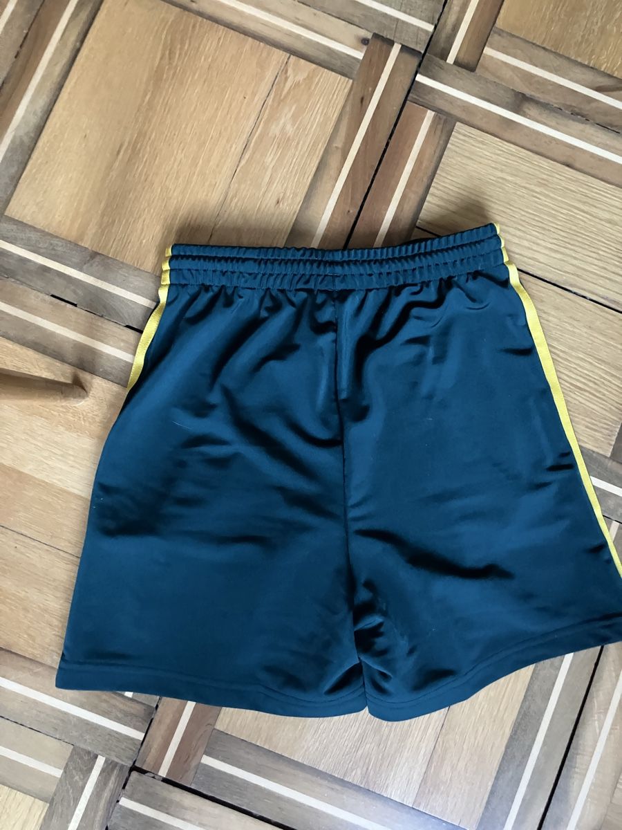 Pantalons: Shorts Adidas – D'occasion à Zürich par annalaila 1