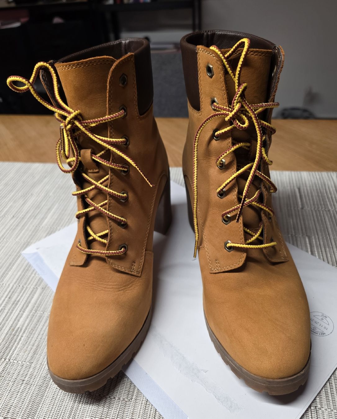 Timberland Scarpe da donna: Timberland Damenstiefel mit Absatz, Grösse 40 – Usato da Schlieren venduto da jen_x559 7