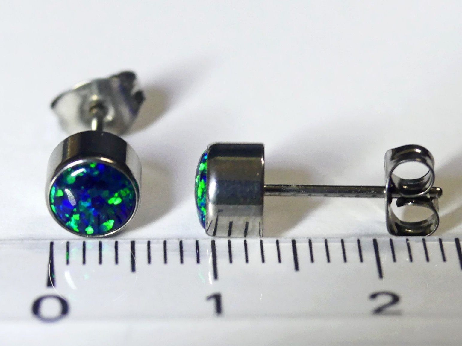 Ohrringe & -stecker: Ohrstecker aus Titanium mit Opal – Neu und originalverpackt aus Matten b. Interlaken von kero71 5