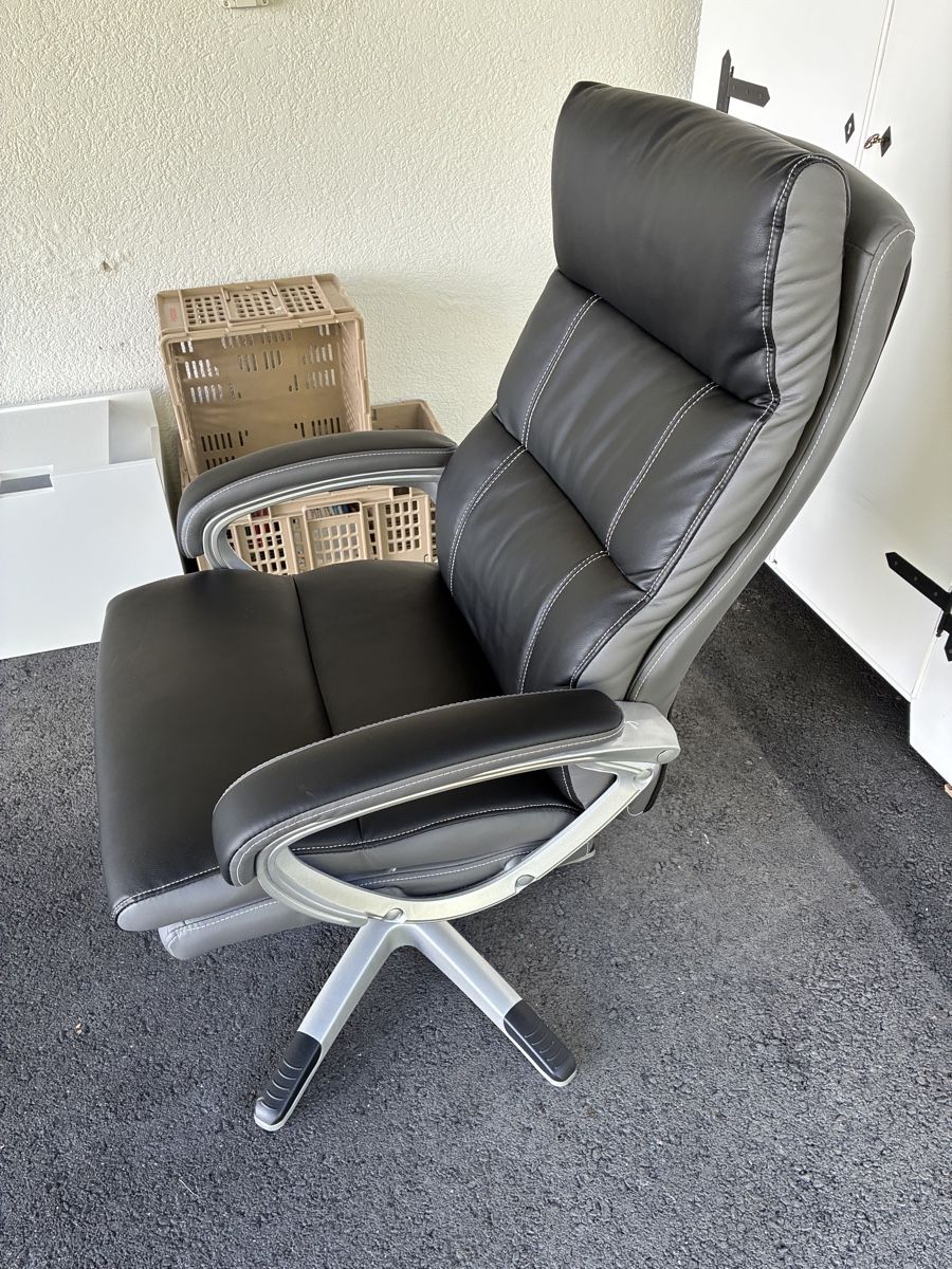 Chaises: Chaise de bureau – D'occasion à Choex par Guillaume4 1