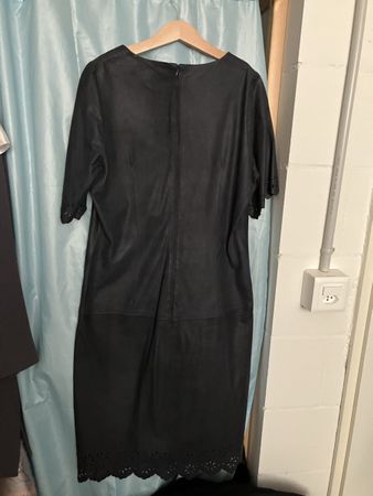 Dunkelblaues Lederkleid 36