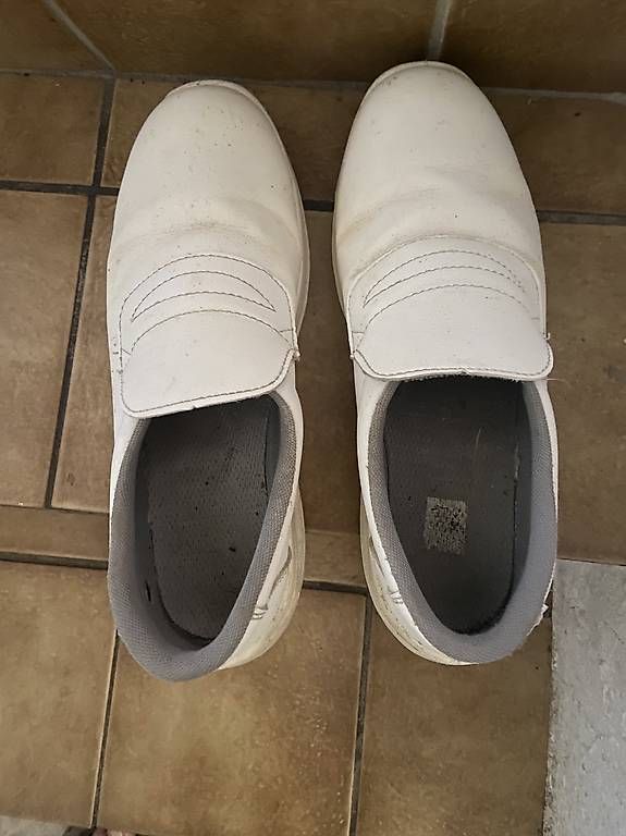Scarpe da uomo: Chaussure de boulanger à coque blanc – Usato da La neuveville venduto da Floflo767
