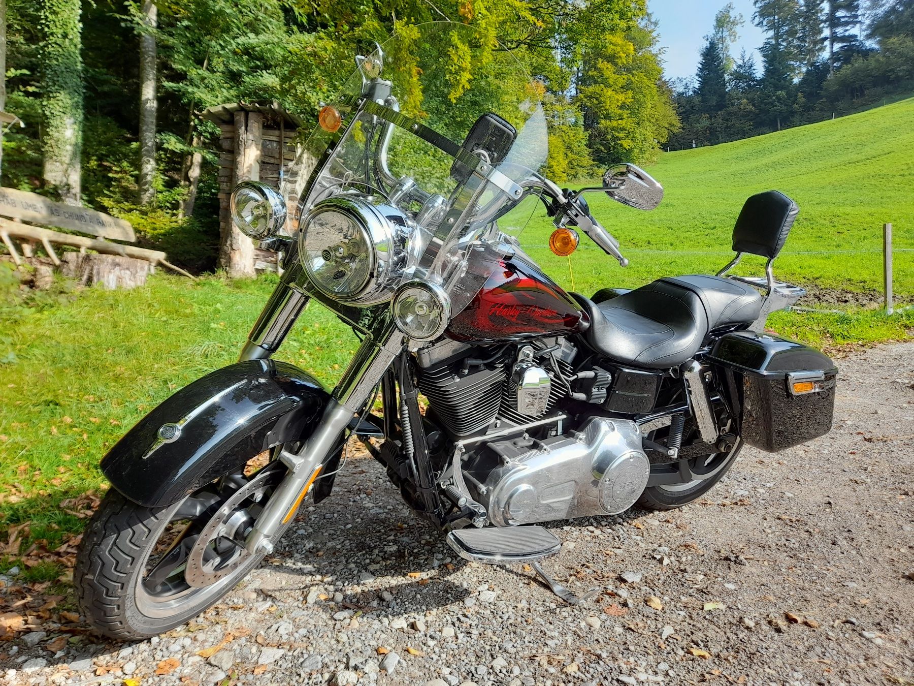 Harley-Davidson Chopper: HARLEY-DAVIDSON FLD Dyna Switchback – Usato da Arni BE venduto da CaraVanFan