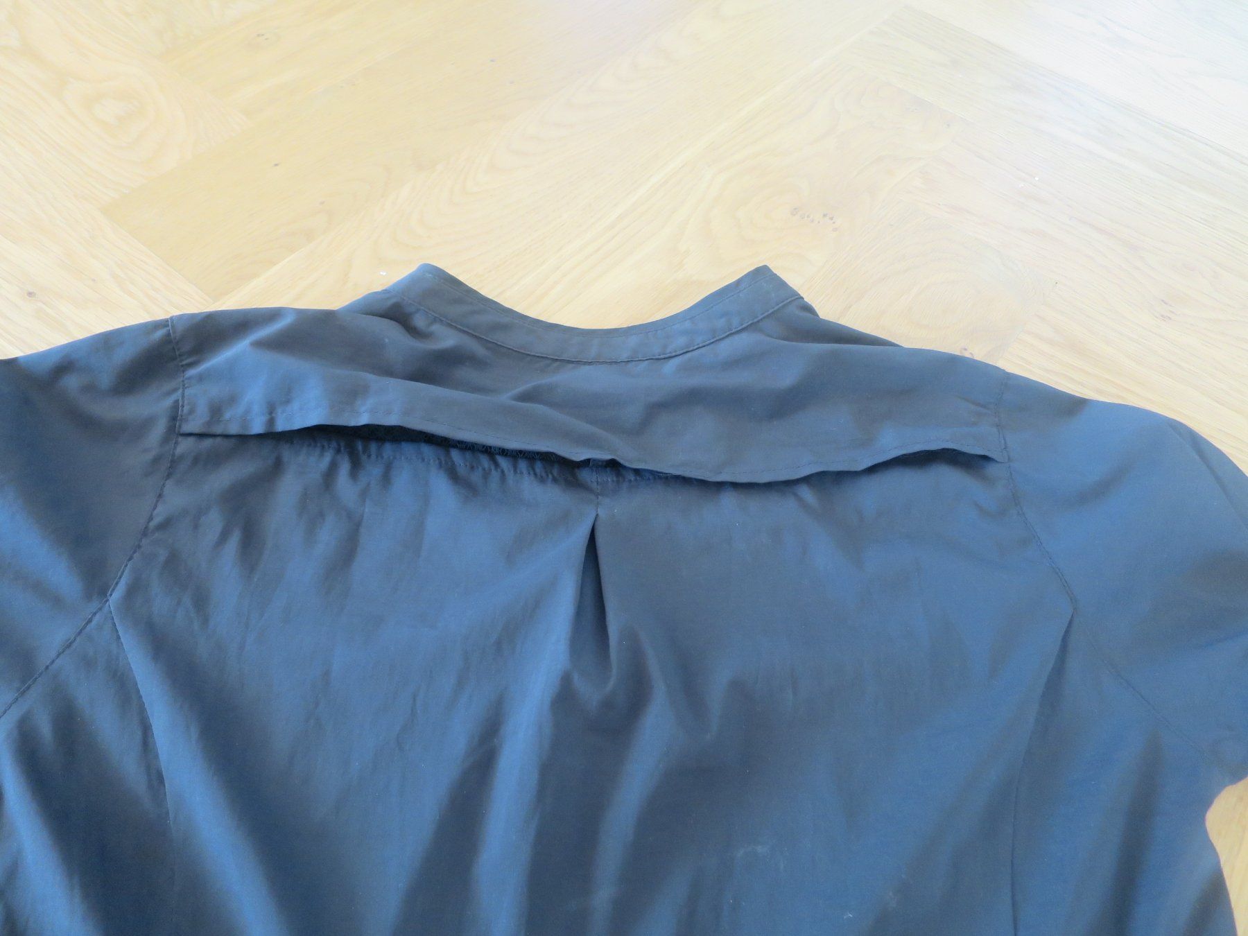 Camicette: schwarze leichte Trekkingbluse langarm Grösse XS – Usato da Zürich venduto da Weluma 3