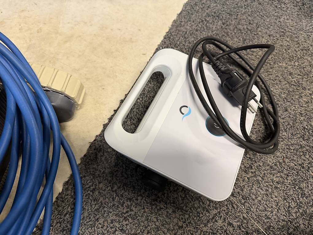 Schwimmbad-Zubehör: Poolroboter Dolphin E20 – Gebraucht aus Kesswil von Blackmalibu 3