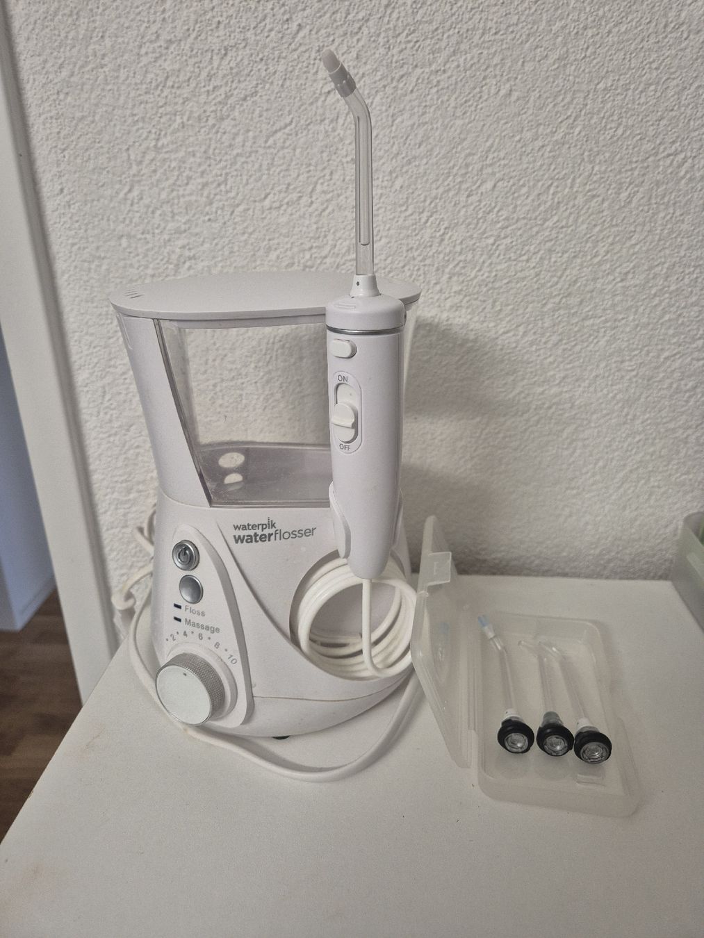 Cura dei denti: Waterpick Waterfloss machine – Usato da Basel venduto da Elena_02 1
