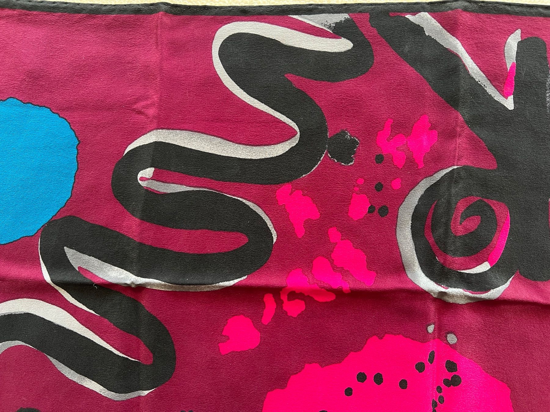 Foulard & Sciarpe: Seidenfoulard – Usato da Biel-Benken BL venduto da efd4105 5