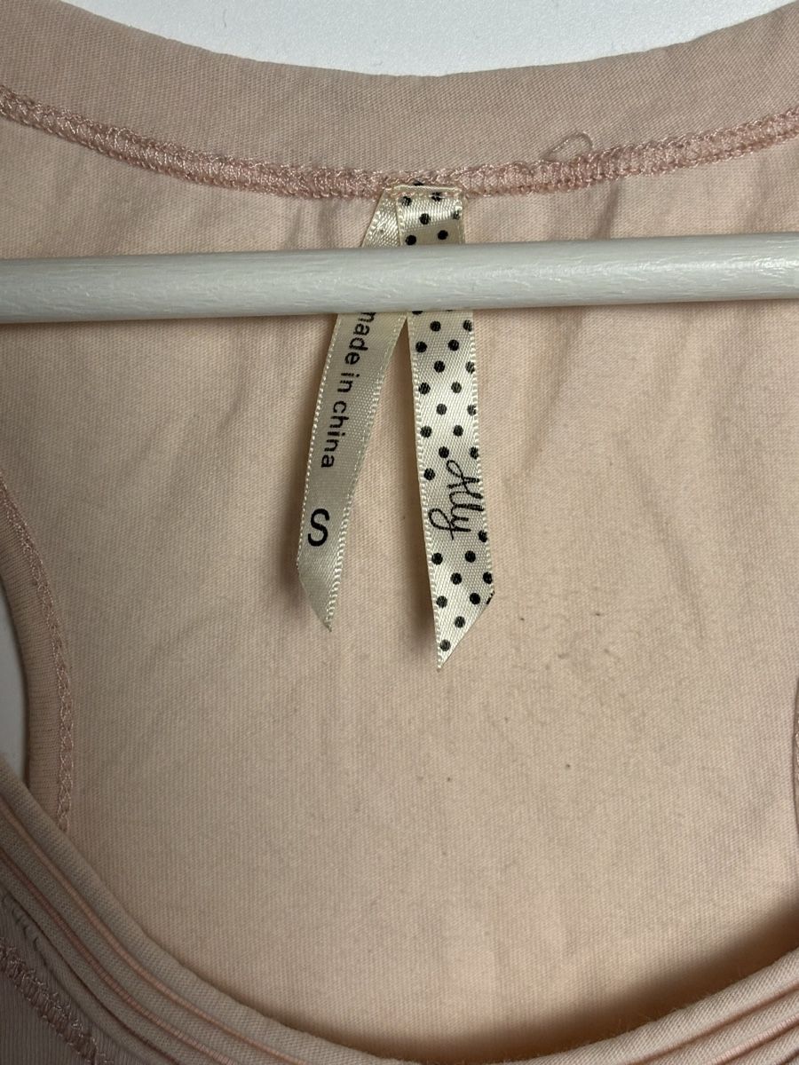 Top: vintage 2000s print tank top – Usato da Leissigen venduto da lamooniade 2
