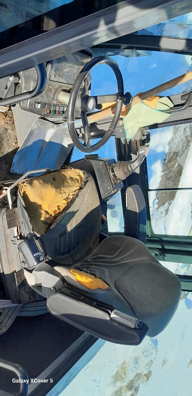 Carrelli elevatori e a forche: Frontstaper Ranger, mit Verladeschaufel – Difettoso da Einsiedeln venduto da Paletten 6