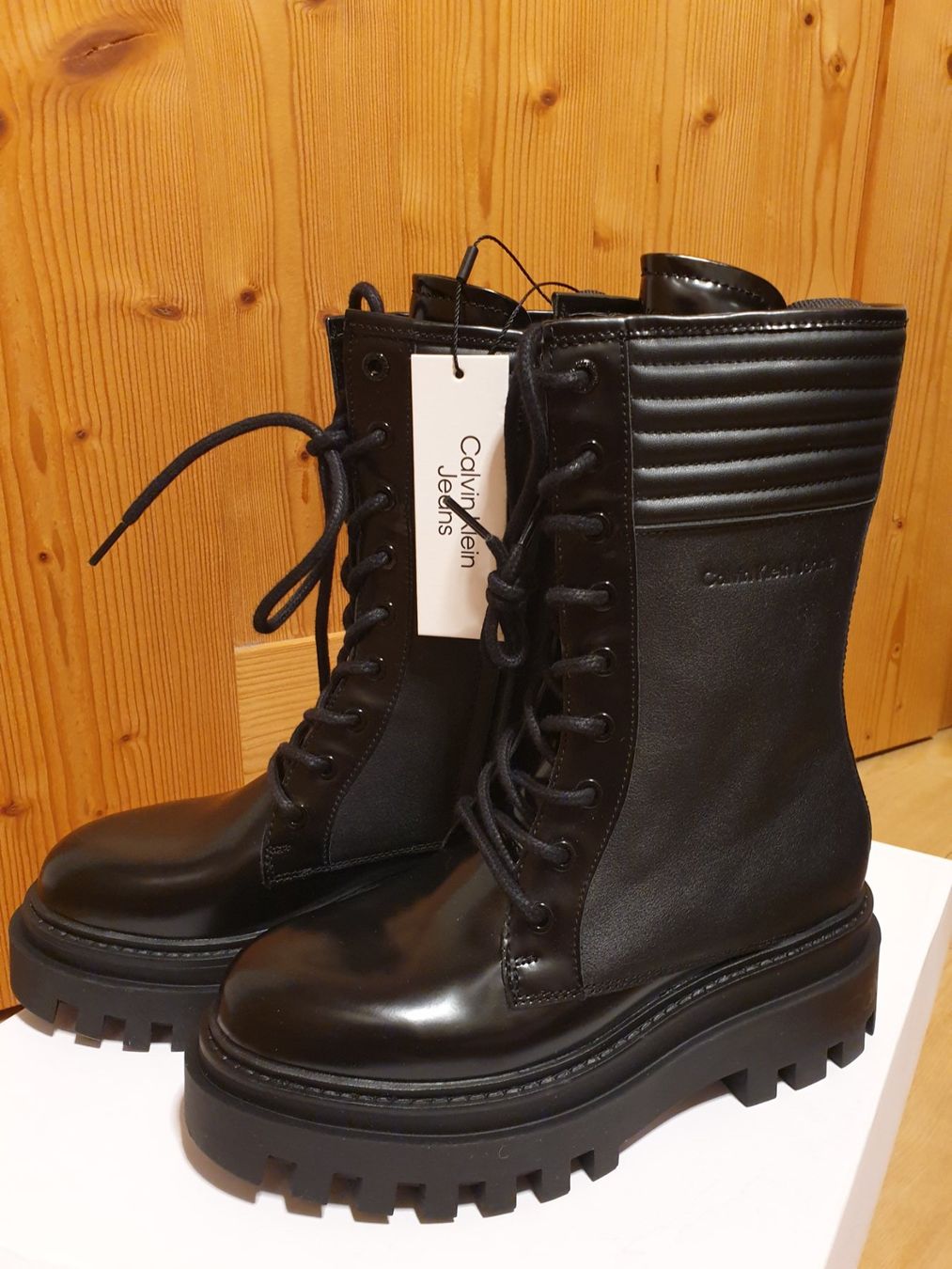 Calvin Klein Scarpe da donna: Calvin Klein Knee Boot Gr. 37 Botte d hiver Schnee – Nuovo (secondo la descrizione) da Val D Illiez venduto da SnowRoof 1
