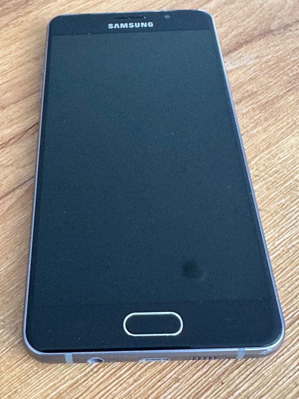 Samsung Telefoni cellulari / Smartphones: Smartphone Samsung Galaxy A5 gebraucht – Usato da Schocherswil venduto da Bronco17
