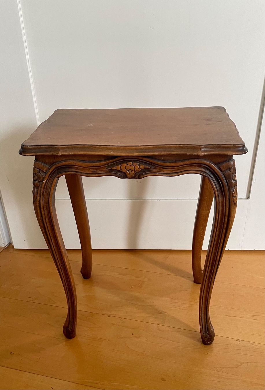 Tavoli: Jugendstil Holztischchen Beistelltisch – Usato da Altdorf UR venduto da zar_fcd6 2