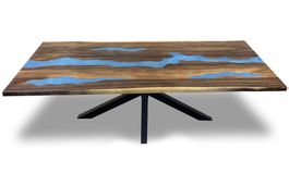 Flusstisch aus Suar und hellblauem Harz, Natürliche Eleganz