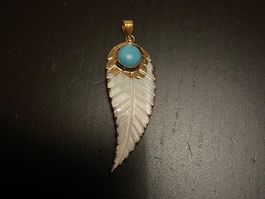 Amulett/ Anhänger mit Perlmutt und Türkis