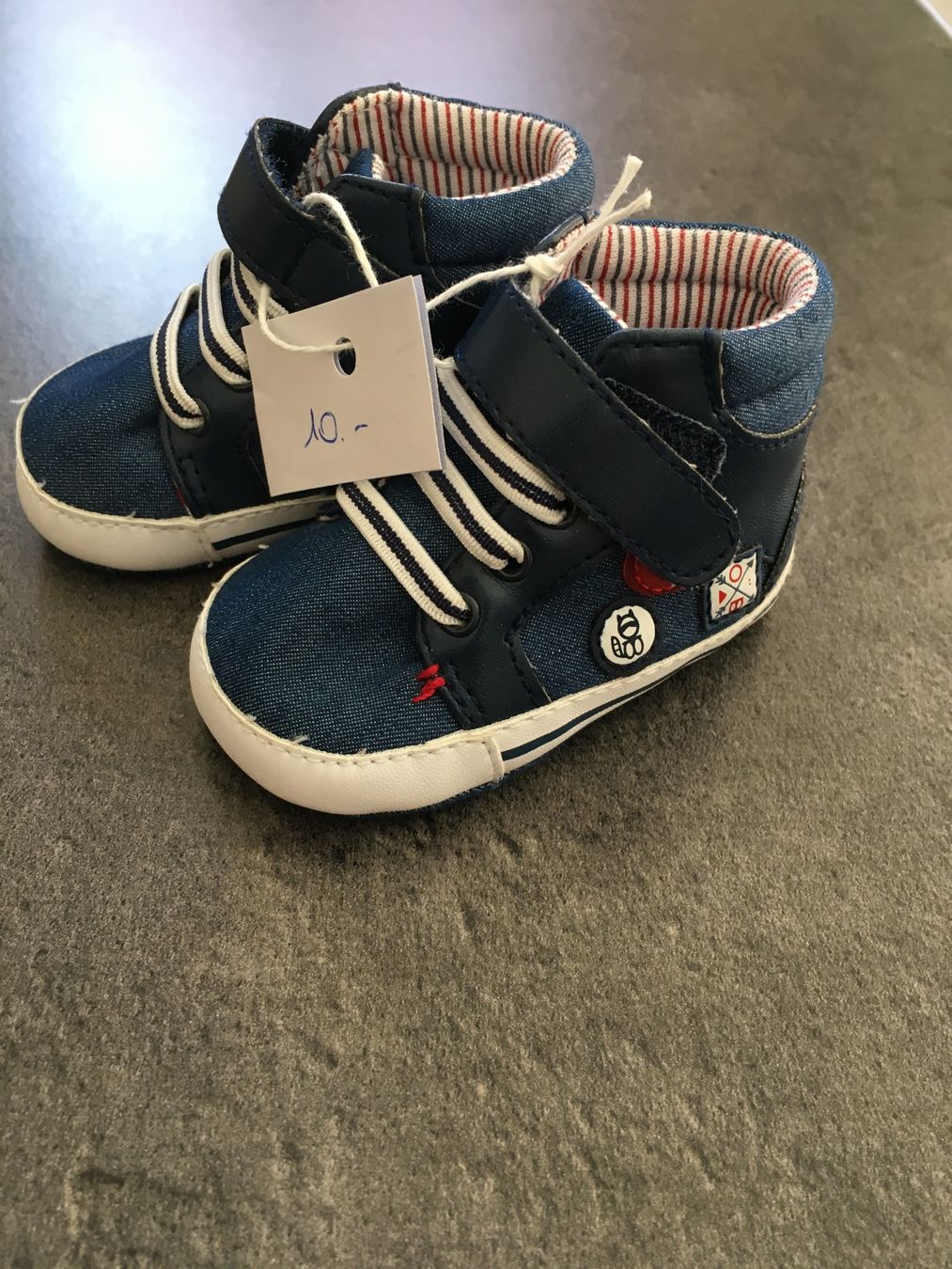 Schuhe für Jungen: Chaussures obaibi pour bébé – Gebraucht aus Liddes von Couik
