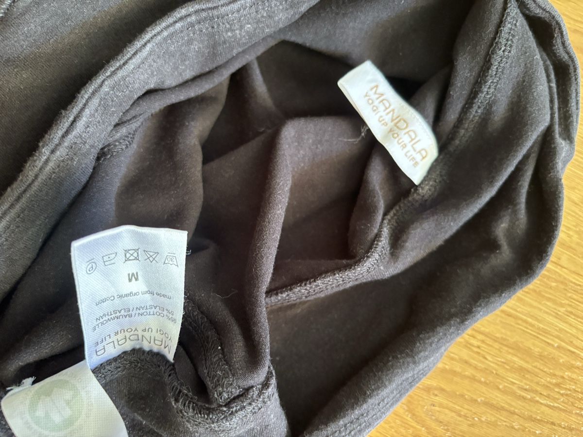 Leggings: Mandala Yogahose, Grösse M, schwarz – Usato da Biel-Benken BL venduto da frauvomfluss 3