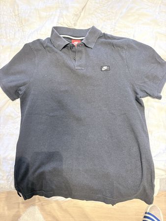 Nike Polo Shirt Grösse M - Top Zustand für den Sommer!