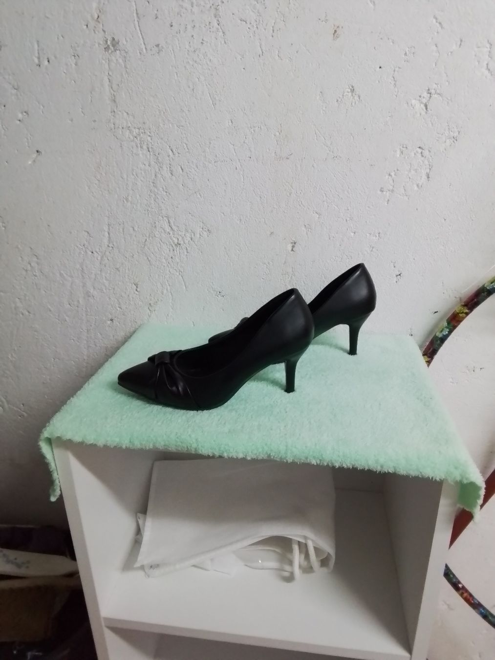 Scarpe da donna: 8 Paar Schuhe  – Nuovo (secondo la descrizione) da Bülach venduto da inced 2
