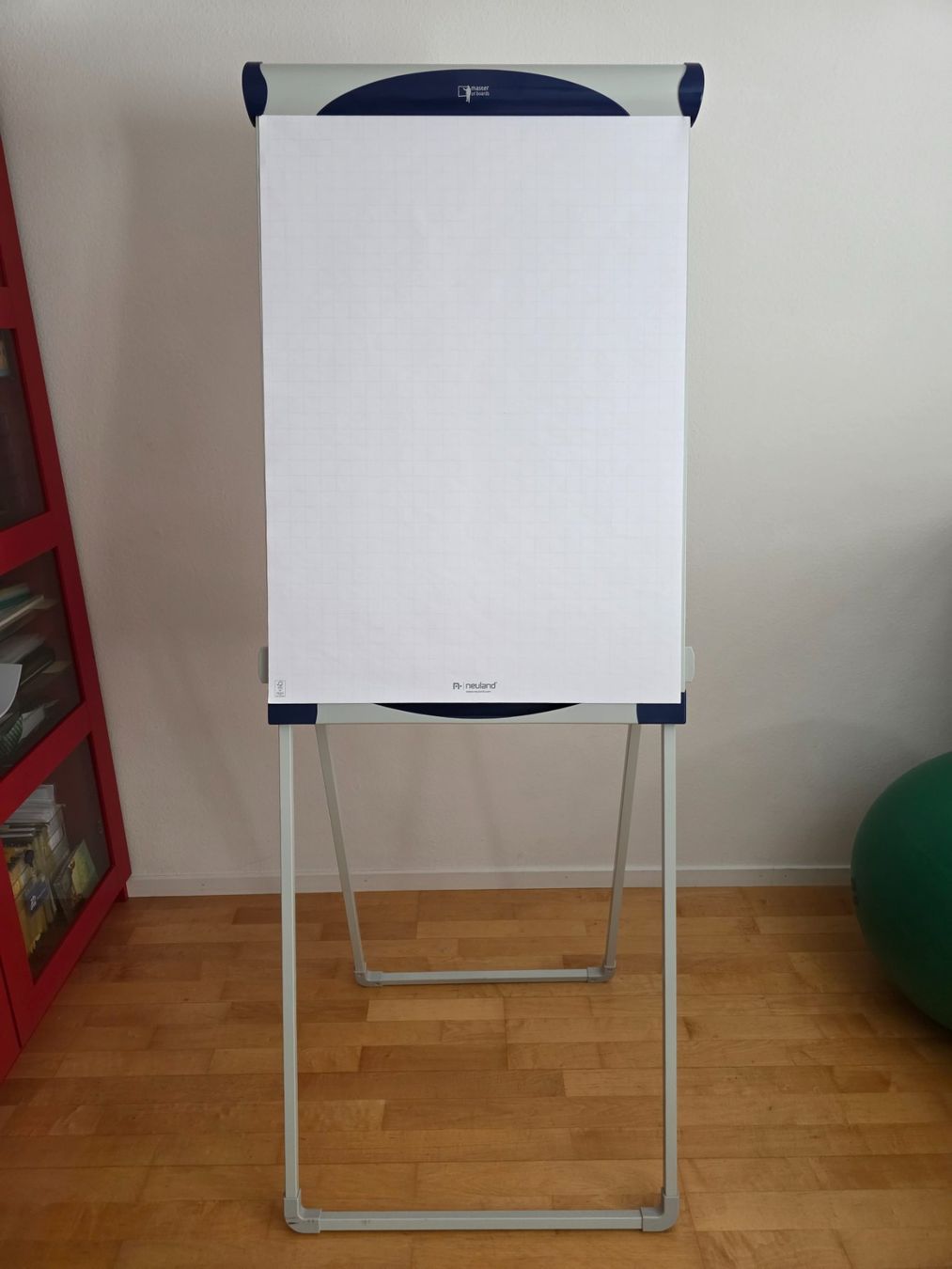 Staffeleien: Flipchart – Gebraucht aus Zürich von Stampfi