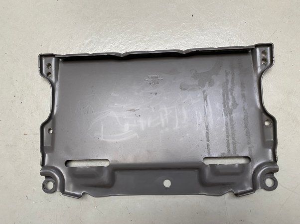 Alle Autoersatzteile: Autobatteriehalter T6 – Gebraucht aus Alpnach-Dorf von Hess-Automobile 1